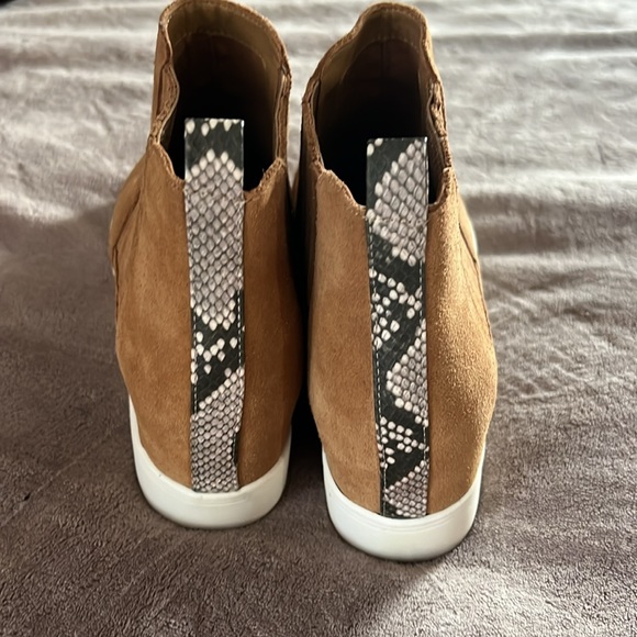 Dolce Vita Tan Suede Sneaker Booties size 10 - Picture 2 of 4